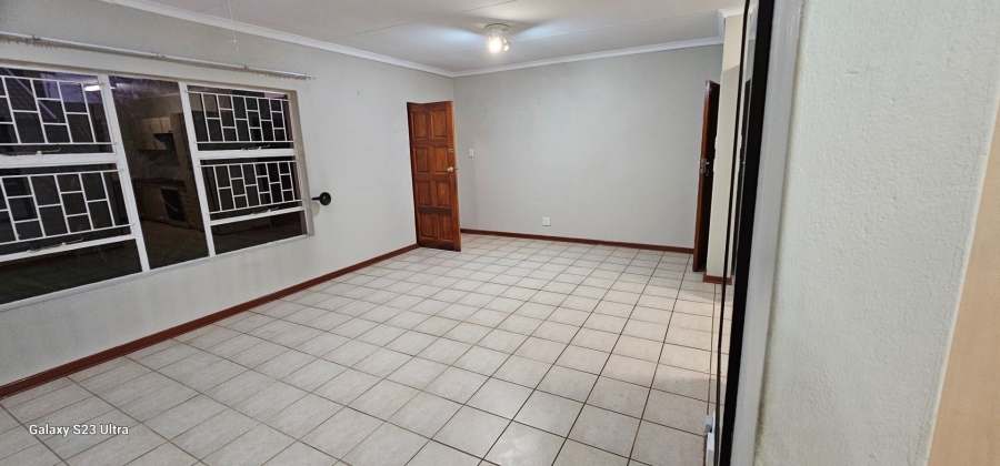 2 Bedroom Property for Sale in Langenhovenpark Free State